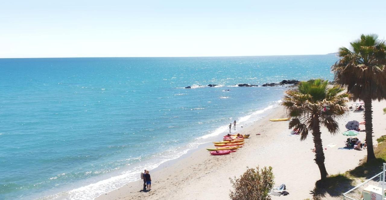 El Estudio De La Playa Benalbeach Holidays Deluxe Benalmadena Bagian luar foto