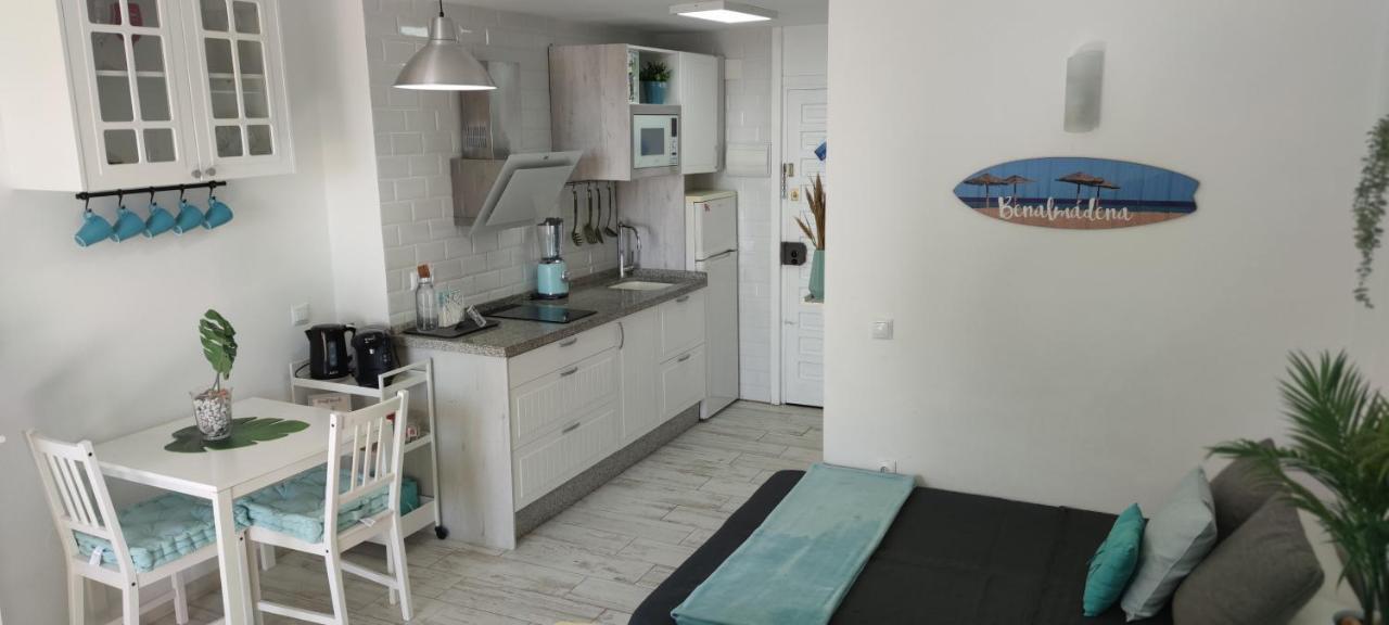 El Estudio De La Playa Benalbeach Holidays Deluxe Benalmadena Bagian luar foto