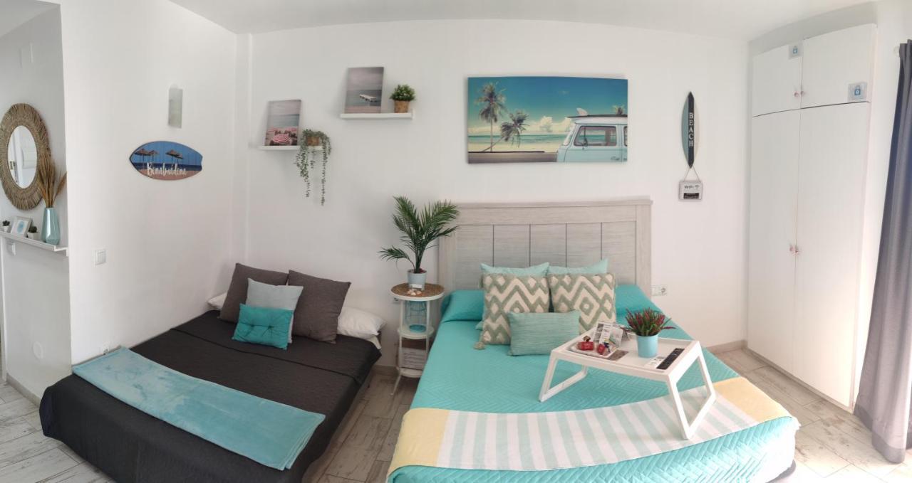El Estudio De La Playa Benalbeach Holidays Deluxe Benalmadena Bagian luar foto
