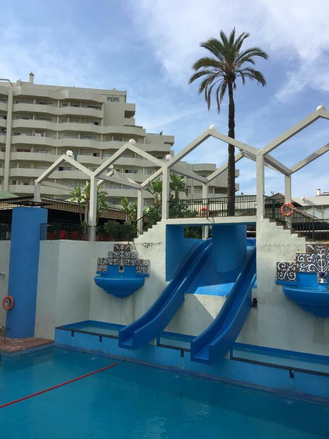 El Estudio De La Playa Benalbeach Holidays Deluxe Benalmadena Bagian luar foto