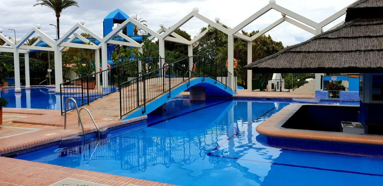 El Estudio De La Playa Benalbeach Holidays Deluxe Benalmadena Bagian luar foto
