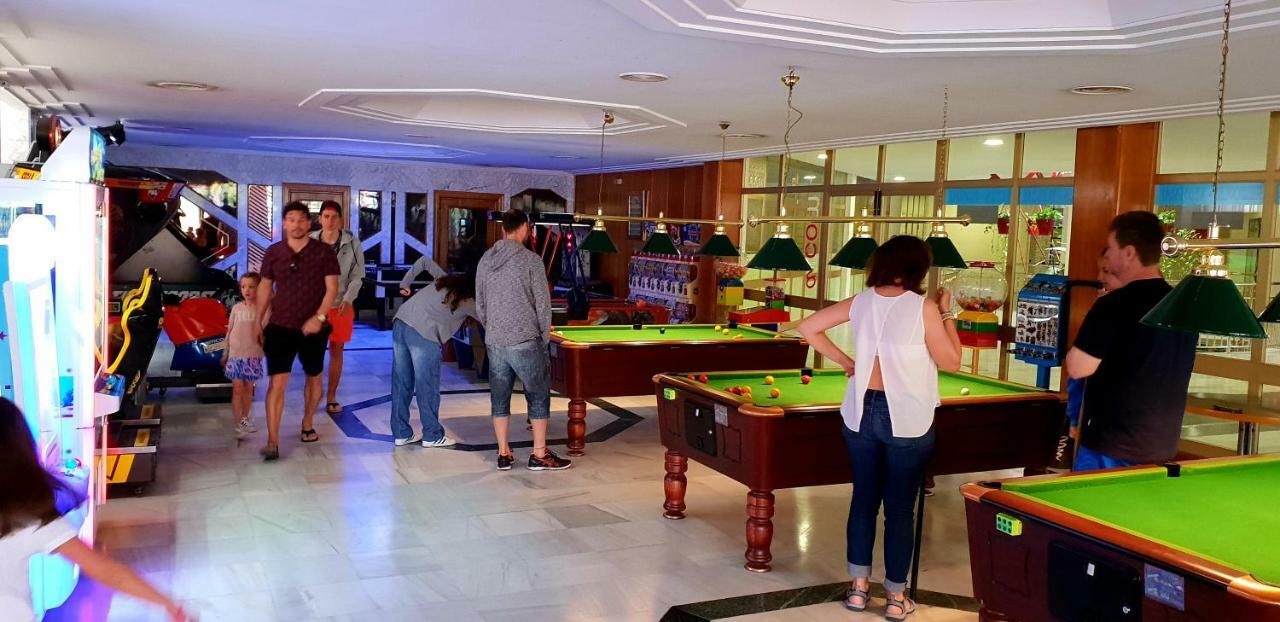 El Estudio De La Playa Benalbeach Holidays Deluxe Benalmadena Bagian luar foto