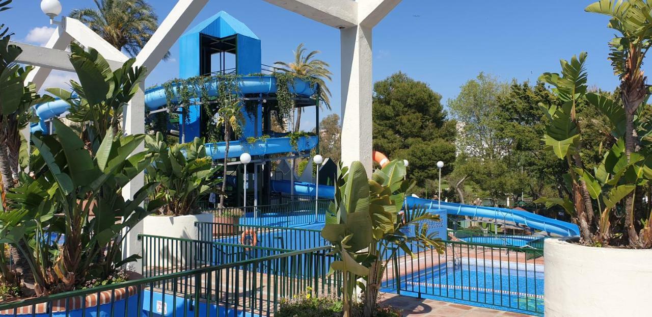 El Estudio De La Playa Benalbeach Holidays Deluxe Benalmadena Bagian luar foto