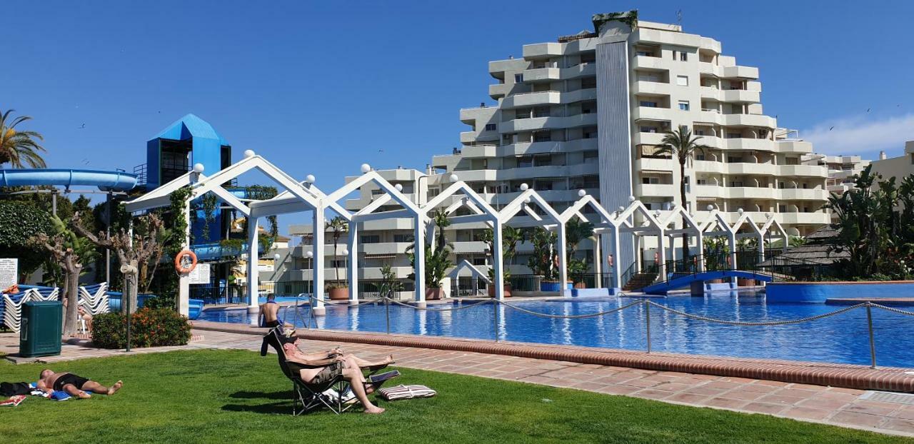 El Estudio De La Playa Benalbeach Holidays Deluxe Benalmadena Bagian luar foto