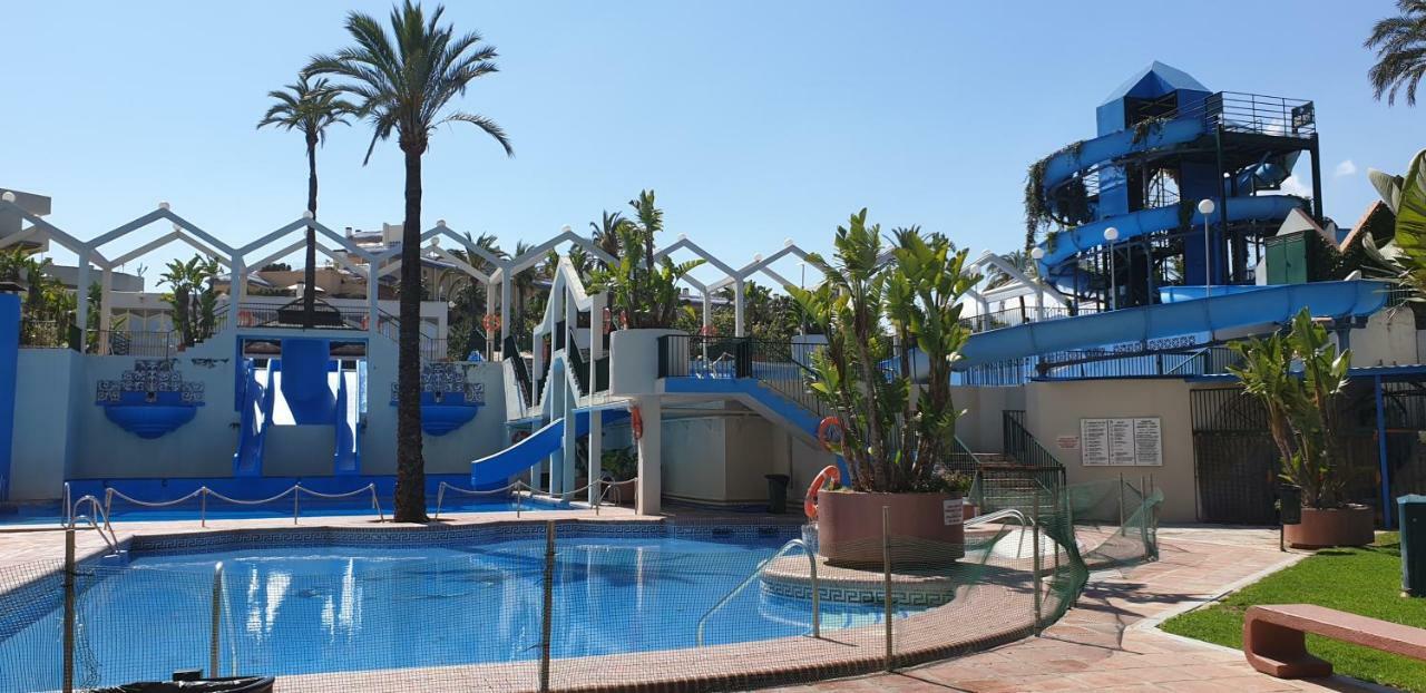 El Estudio De La Playa Benalbeach Holidays Deluxe Benalmadena Bagian luar foto