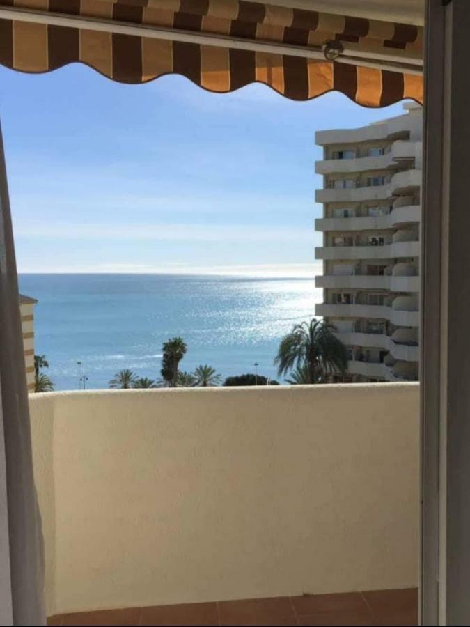 El Estudio De La Playa Benalbeach Holidays Deluxe Benalmadena Bagian luar foto