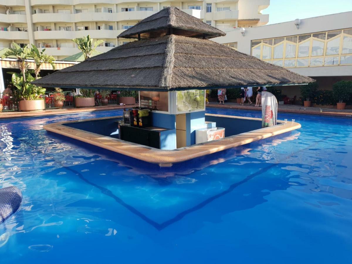 El Estudio De La Playa Benalbeach Holidays Deluxe Benalmadena Bagian luar foto
