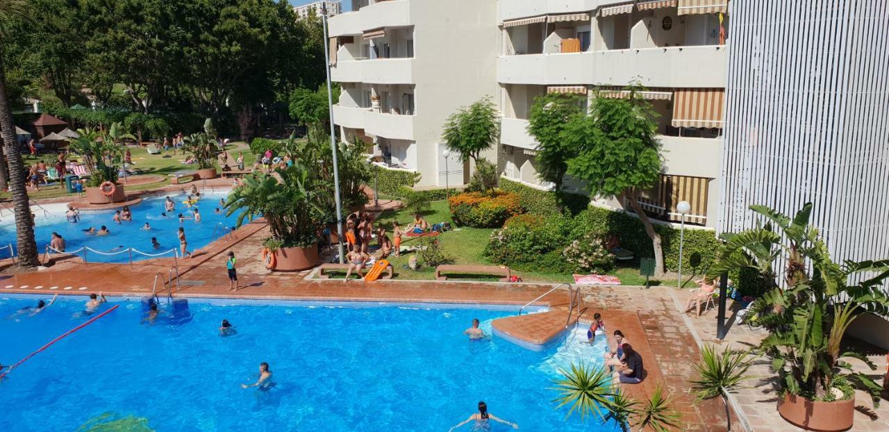 El Estudio De La Playa Benalbeach Holidays Deluxe Benalmadena Bagian luar foto