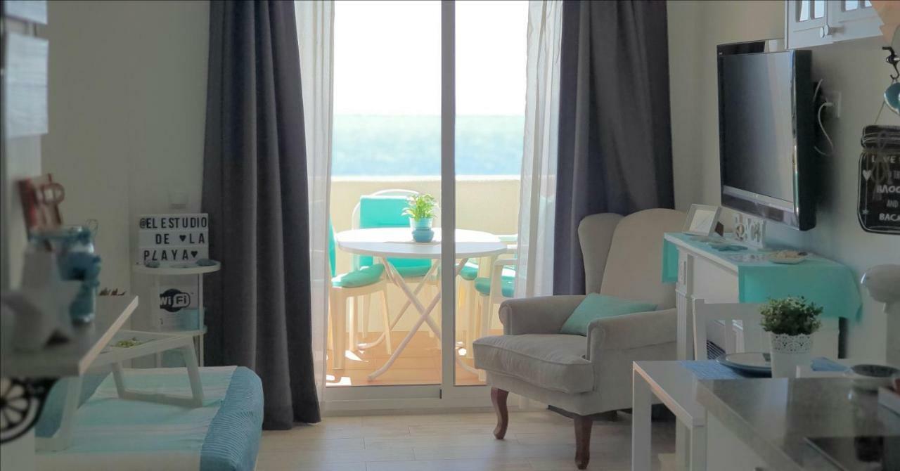 El Estudio De La Playa Benalbeach Holidays Deluxe Benalmadena Bagian luar foto