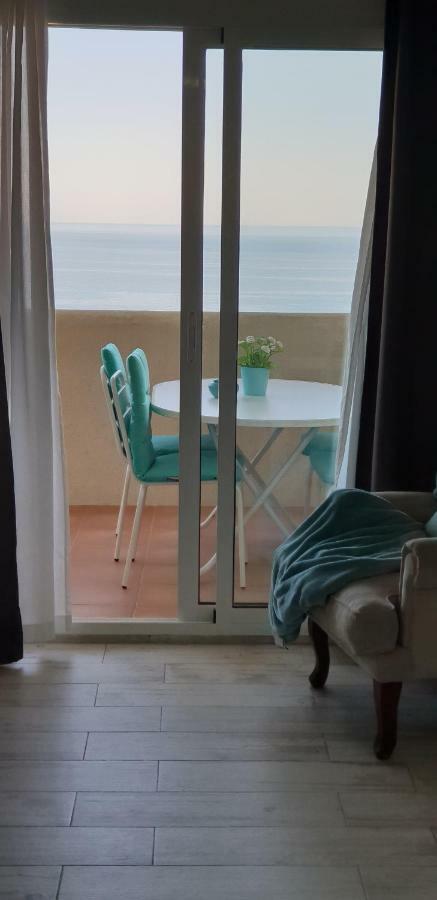 El Estudio De La Playa Benalbeach Holidays Deluxe Benalmadena Bagian luar foto